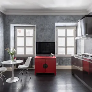 Apartment Iflat A Sparkle Of Red In Trastevere, Rome