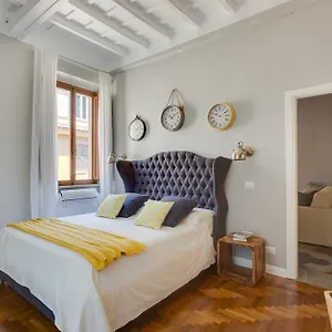 Apartment Romexperience Borgo Pio, Rome
